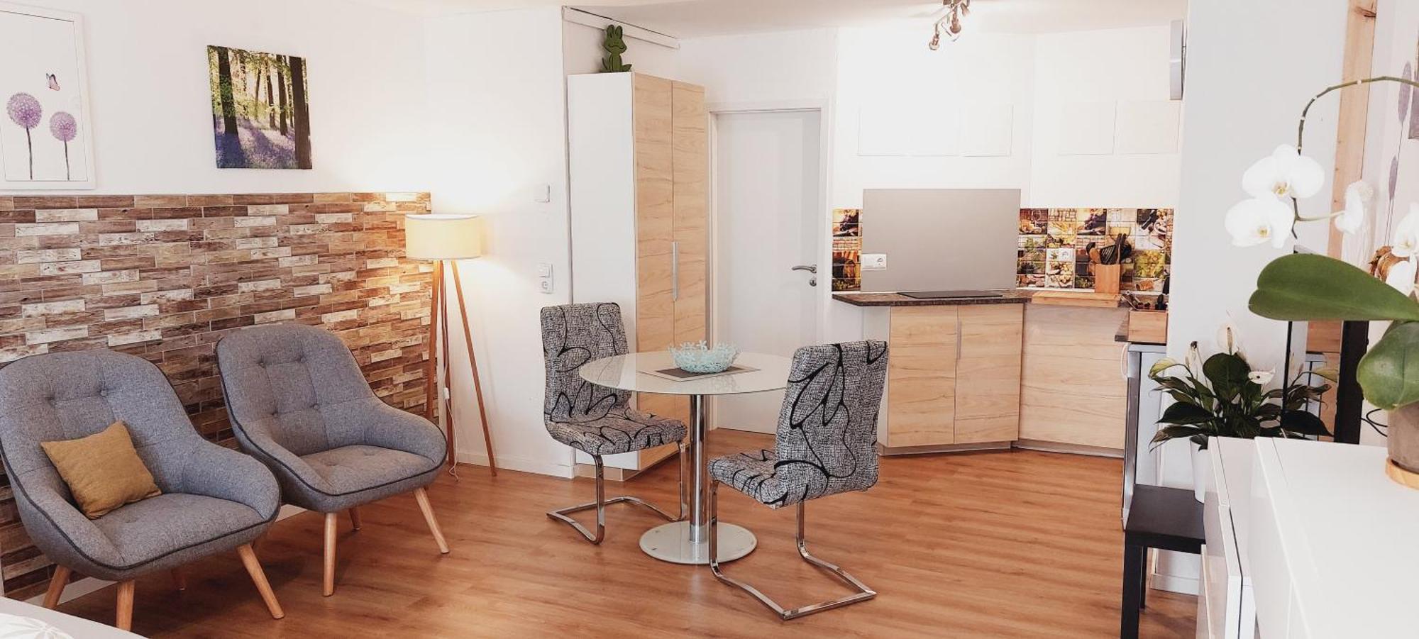 Modernes Souterrain Apartment Black Forest Mit Separatem Eingang Und Kfz-Stellplatz Bad Dürrheim Exteriör bild