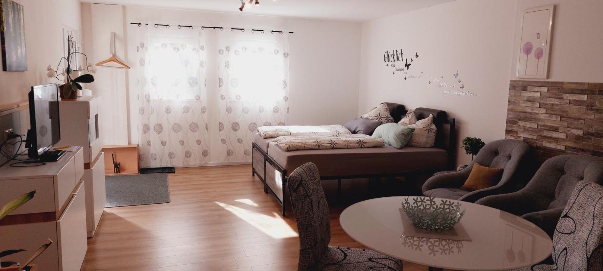 Modernes Souterrain Apartment Black Forest Mit Separatem Eingang Und Kfz-Stellplatz Bad Dürrheim Exteriör bild