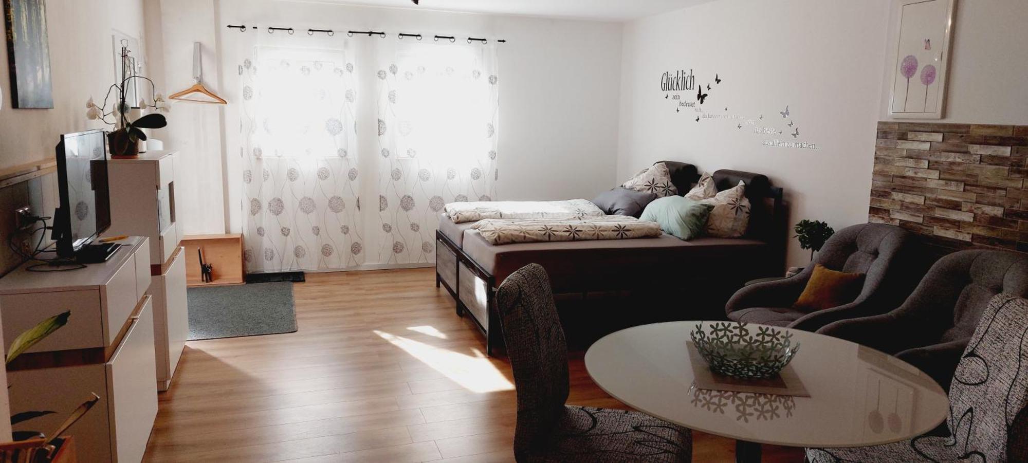 Modernes Souterrain Apartment Black Forest Mit Separatem Eingang Und Kfz-Stellplatz Bad Dürrheim Exteriör bild