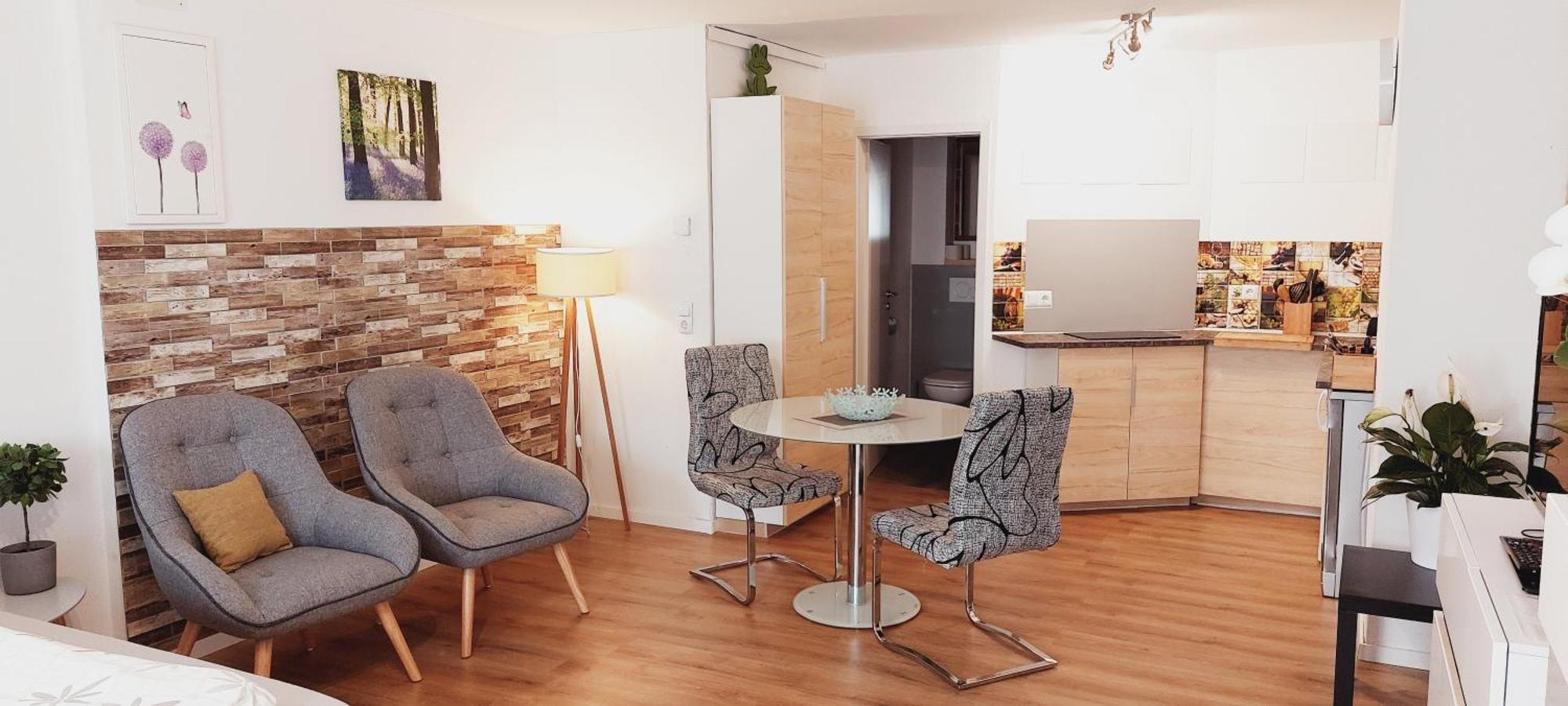 Modernes Souterrain Apartment Black Forest Mit Separatem Eingang Und Kfz-Stellplatz Bad Dürrheim Exteriör bild