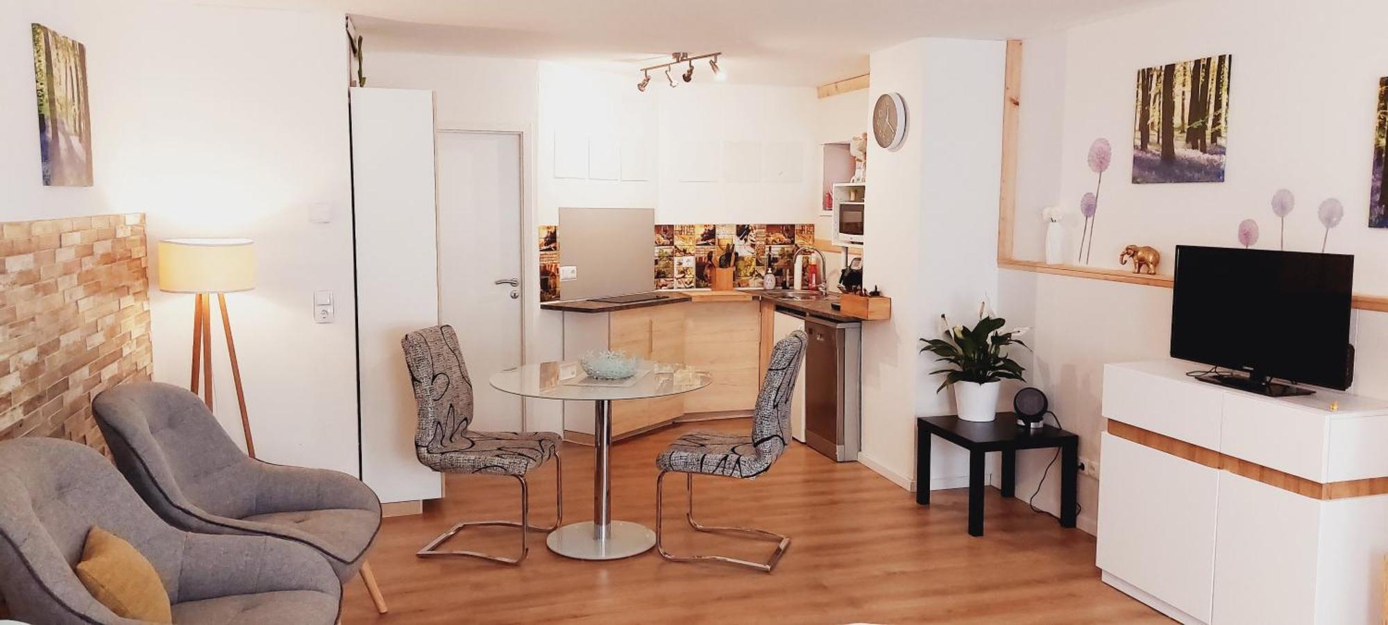Modernes Souterrain Apartment Black Forest Mit Separatem Eingang Und Kfz-Stellplatz Bad Dürrheim Exteriör bild